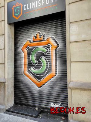 graffiti persianas Barcelona Clinisport logo